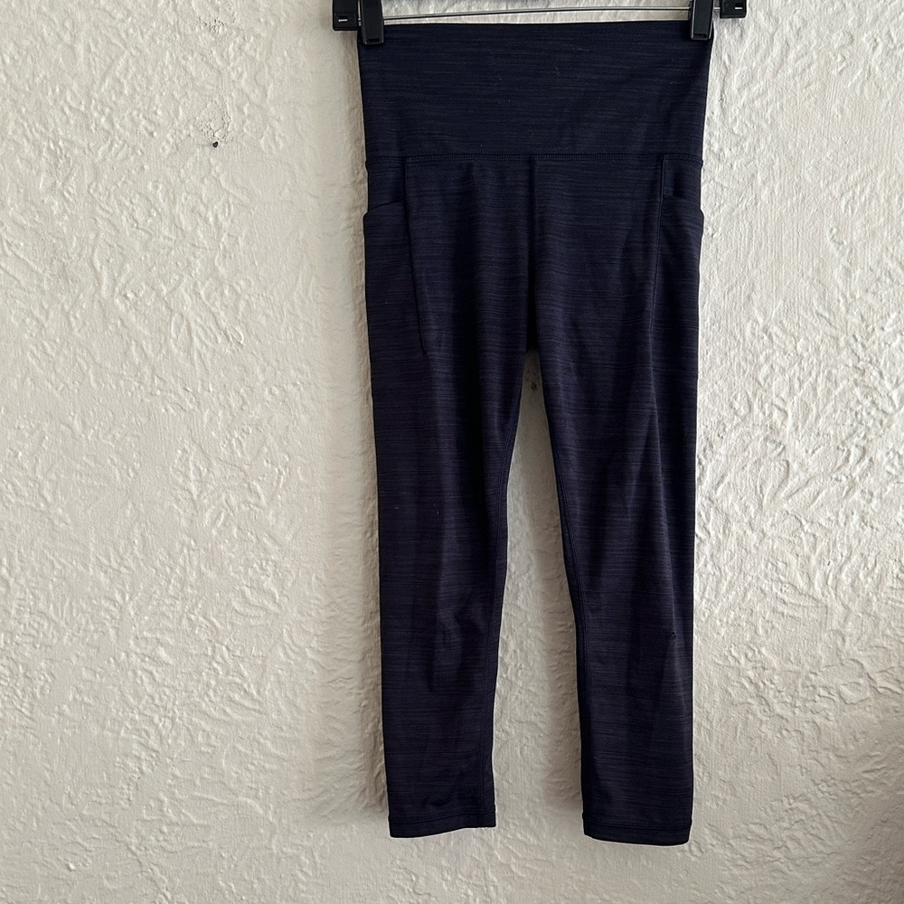 Athleta Salutation 2 Capri Pockets Dark Blue Heather XS FLAWS Knees Hole